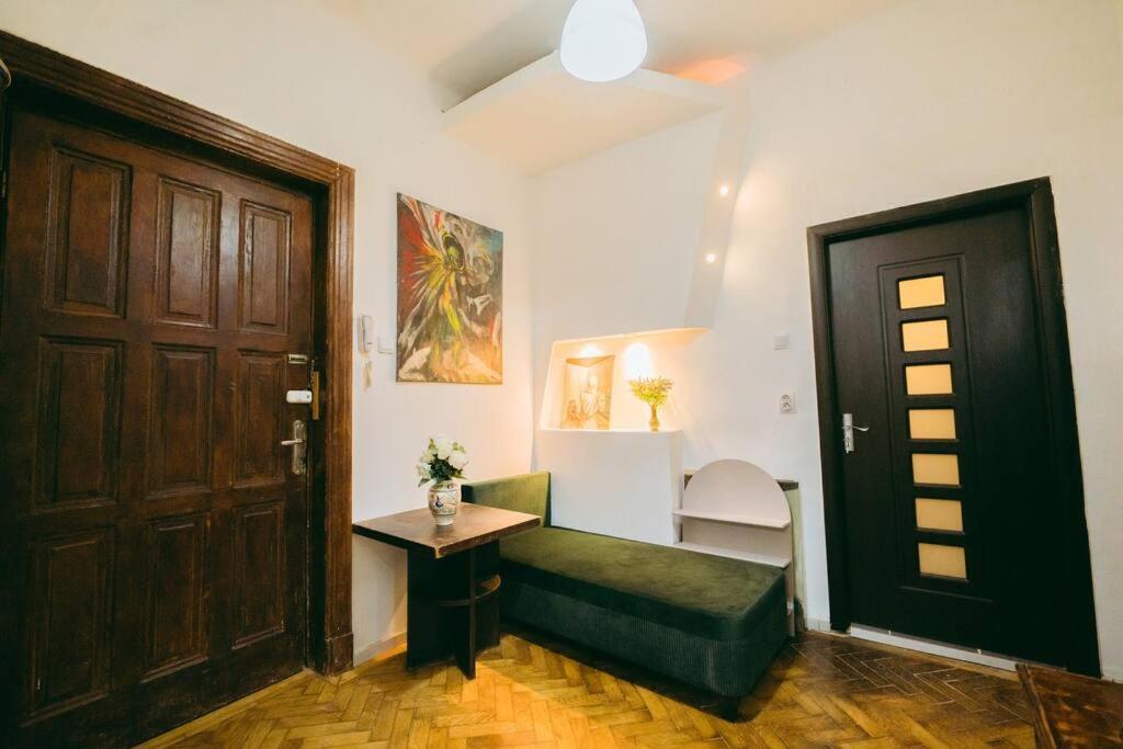 House Of Art Apartment Bucharest Exterior photo